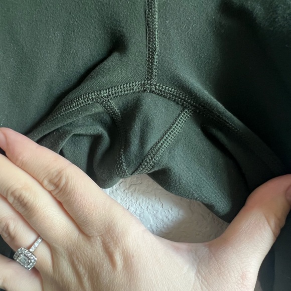 Lululemon Wunder Under Olive Green size 4 - Picture 3 of 4